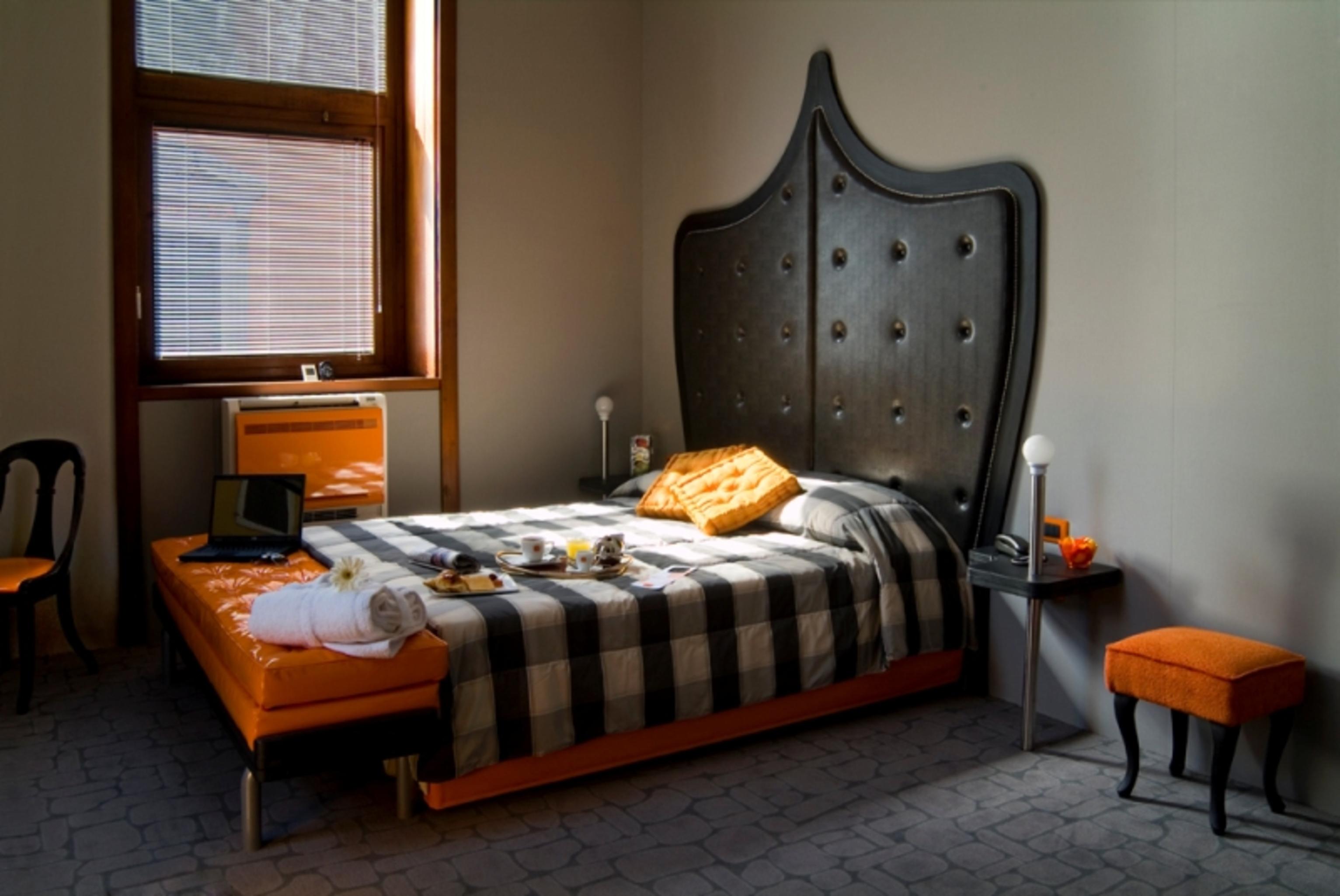 Orange Hotel Rom Værelse billede